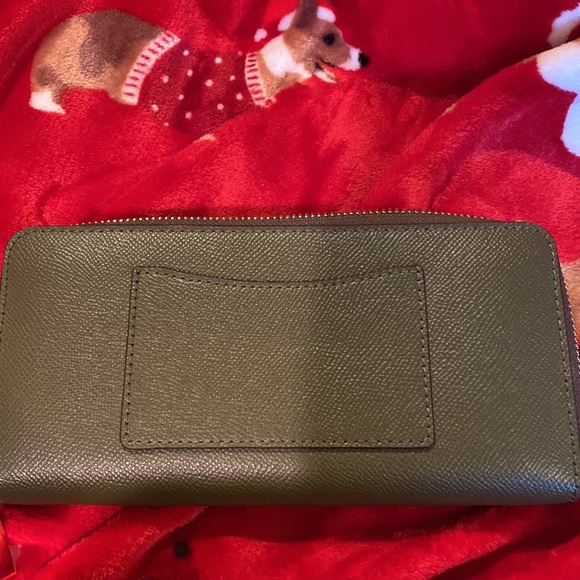 Michael Kors Army Green wallet Brand New - Picture 4 of 5
